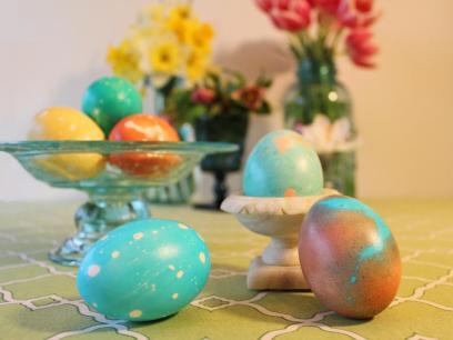original_Camille-Smith-marbleized-eggs-beauty3.jpg.rend.hgtvcom.966.725